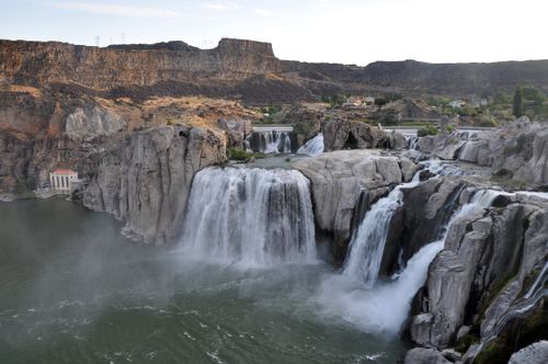 Free A breathtaking view of Shoshone Falls cascading in Idaho, captured in serene daylight. Stock Photo