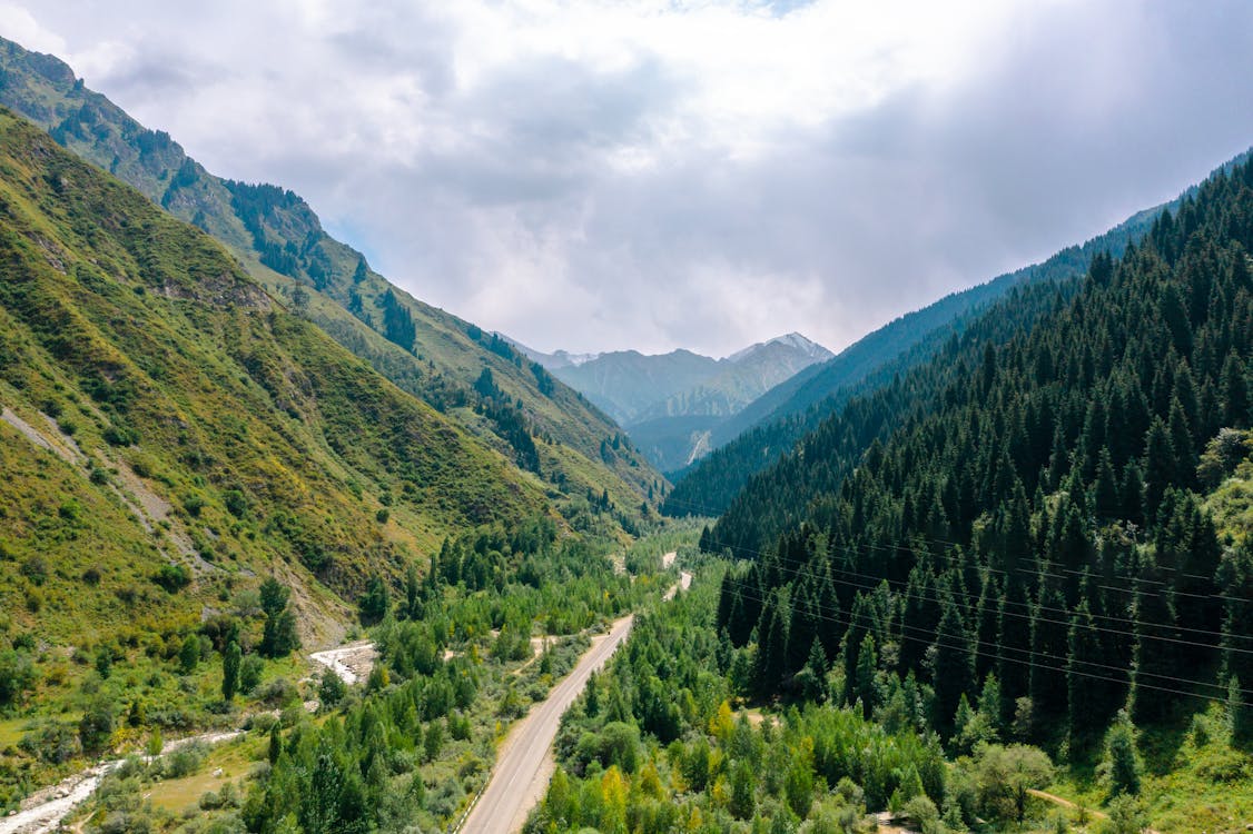 бесплатная Бесплатное стоковое фото с Аэрофотосъемка, живописный, зеленые горы Стоковое фото