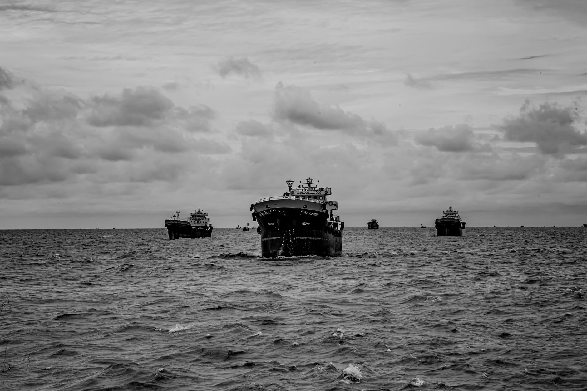 Black Sea में भारतीय नाविक की मौत, MV OMORFI पर हमला