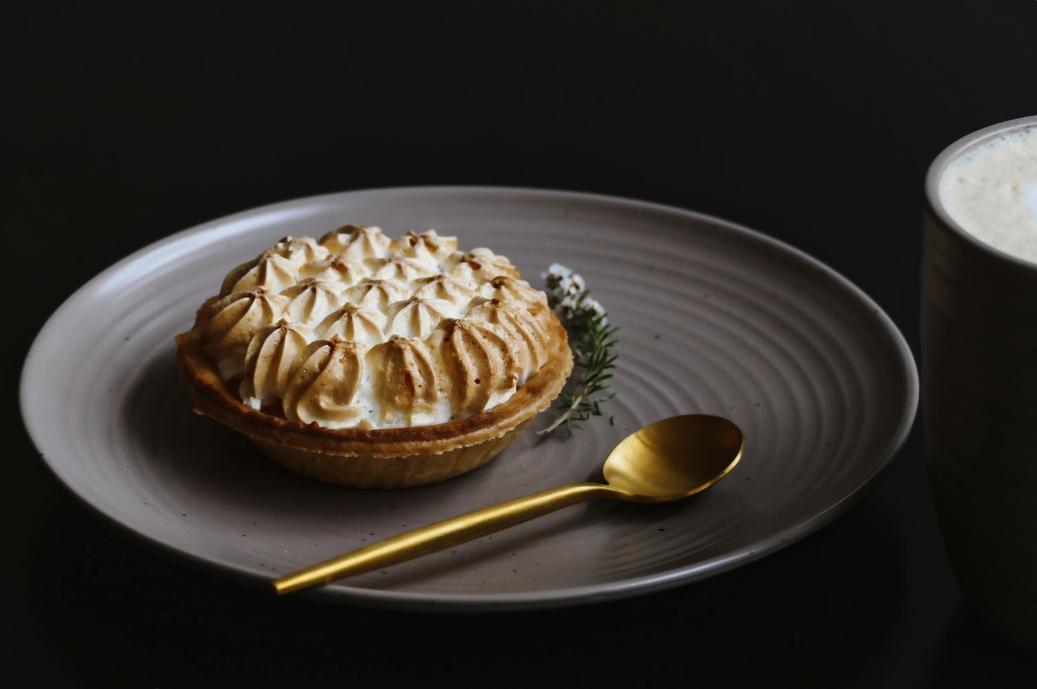 Lavanta ve Limonlu Creme Brulee