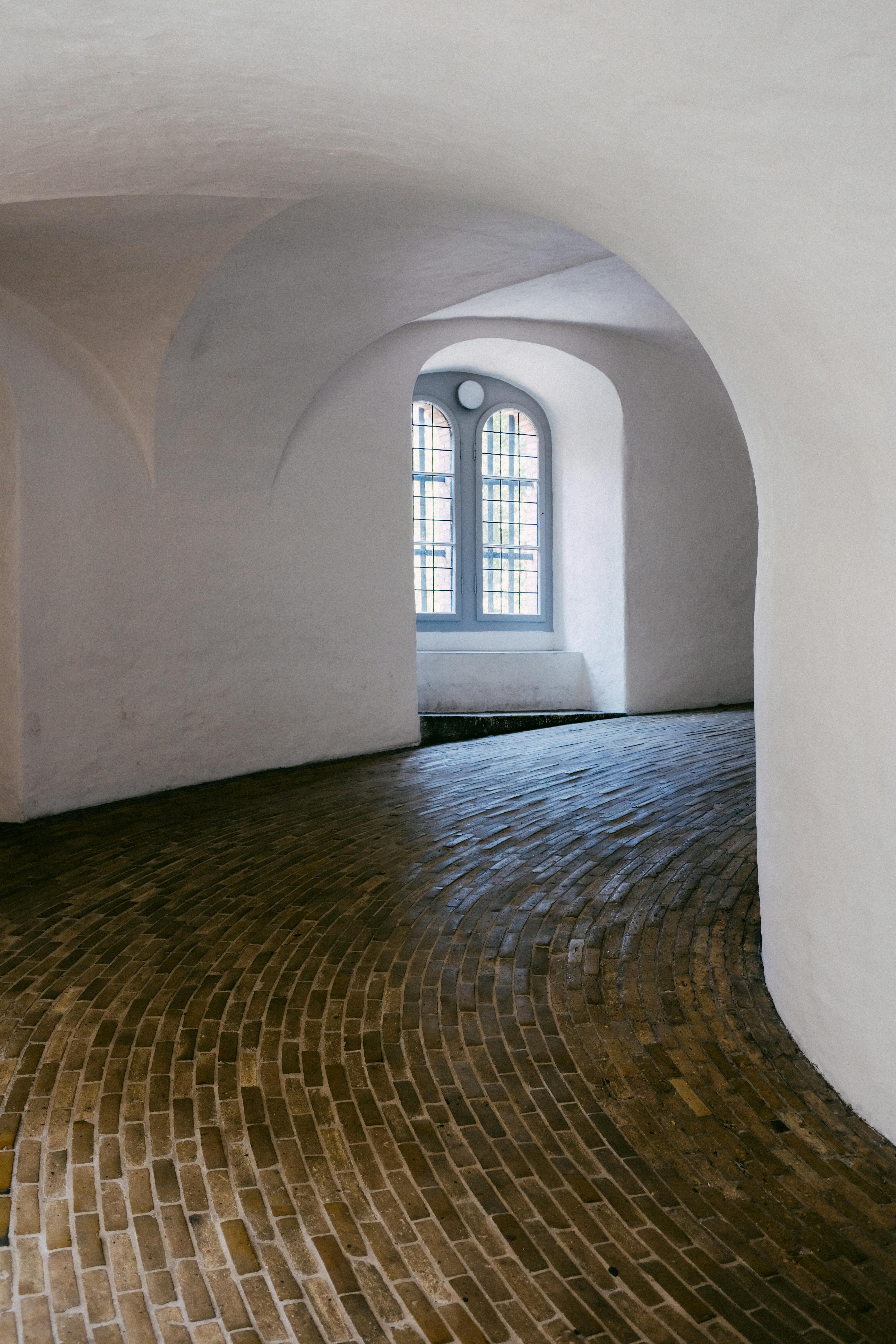 Curved Hallway Inside a Building · Free Stock Photo