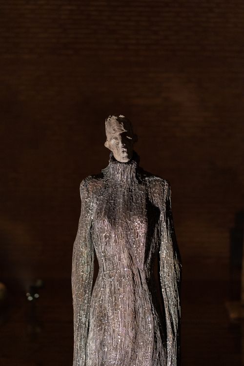 Free Abstract metal sculpture in Istanbul museum, capturing modern artistic expressions. Stock Photo