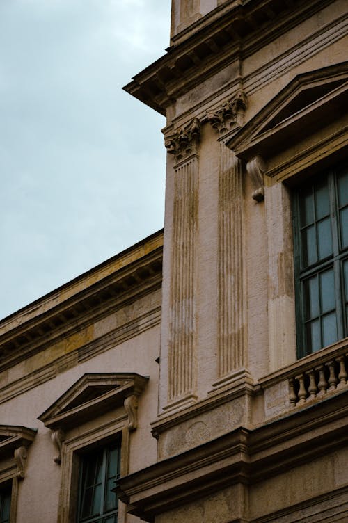 Kostenloses Stock Foto zu aufnahme von unten, außen, betonbau