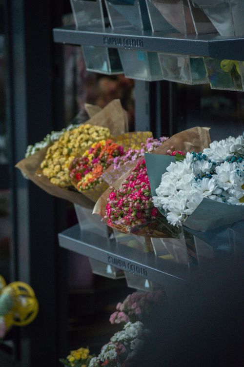 Free Colorful flower bouquets displayed in a flower shop in Istanbul, Turkey. Stock Photo