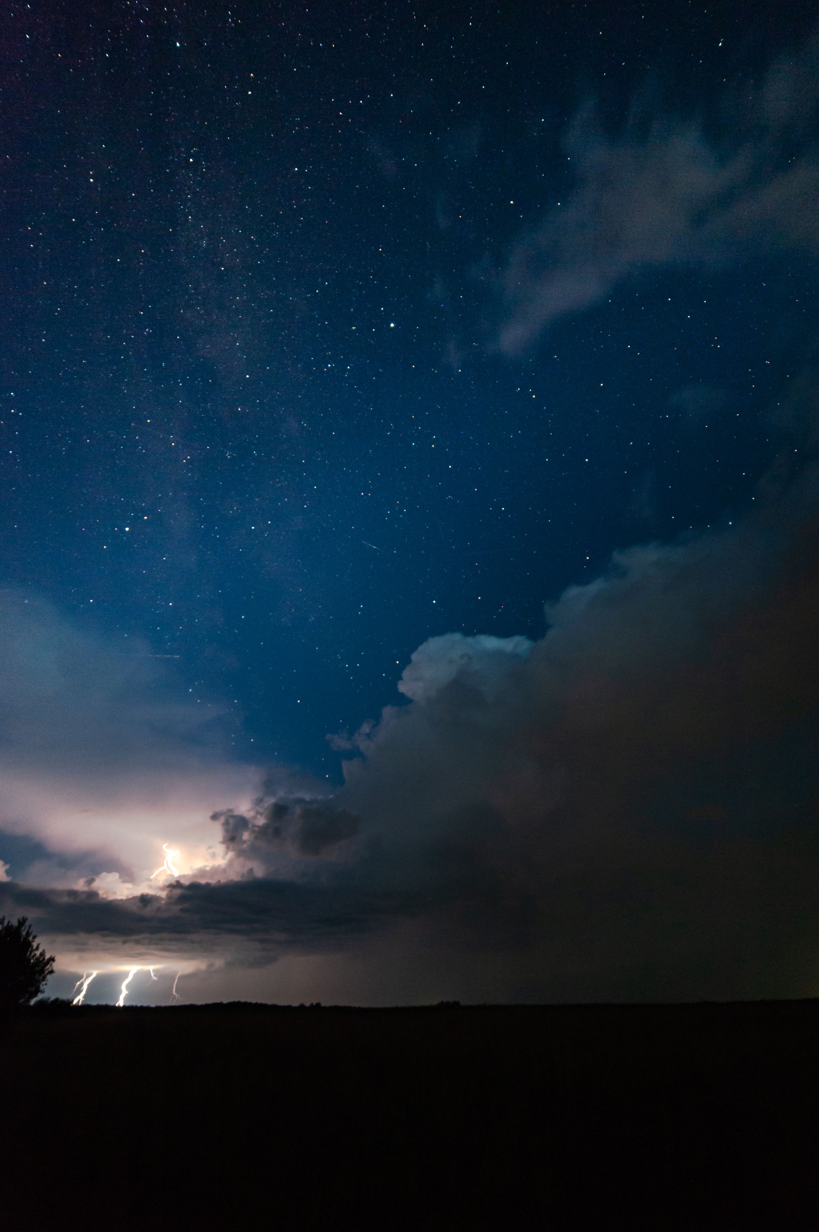 A White Clouds and Blue Sky With Stars at Night · Free Stock Photo