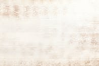 质朴的浅色木质纹理背景非常适合设计和装饰项目