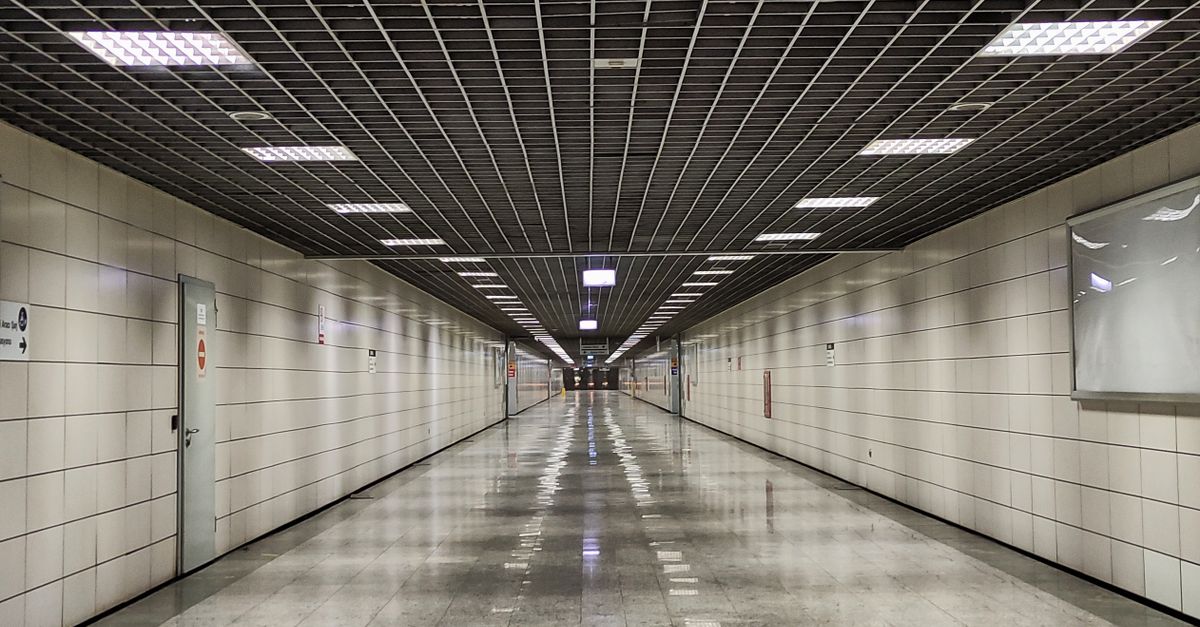 Corridor Example Photo of a Corridor · Free Stock Photo