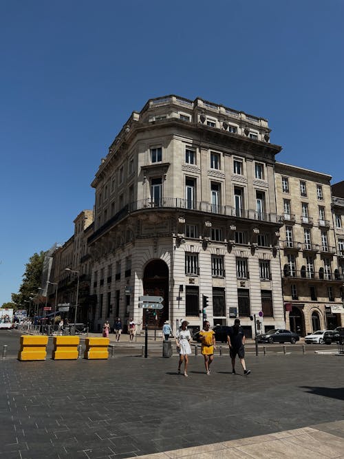 Ingyenes stockfotó alacsony szögű felvétel, bank, banque courtois témában