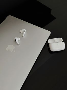 Apple AirPods Pro (2nd Gen)