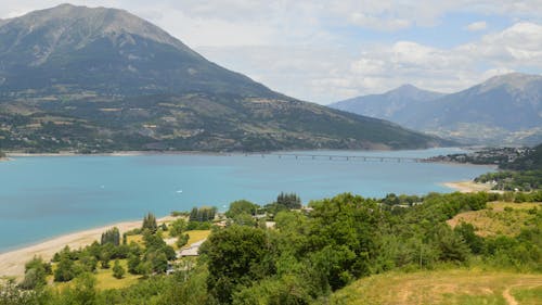 Immagine gratuita di alberi, cielo nuvoloso, erba