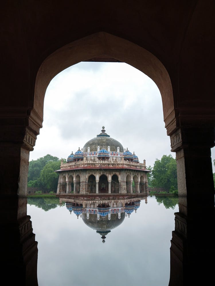 Tomb Of Isa Khan, Delhi, India