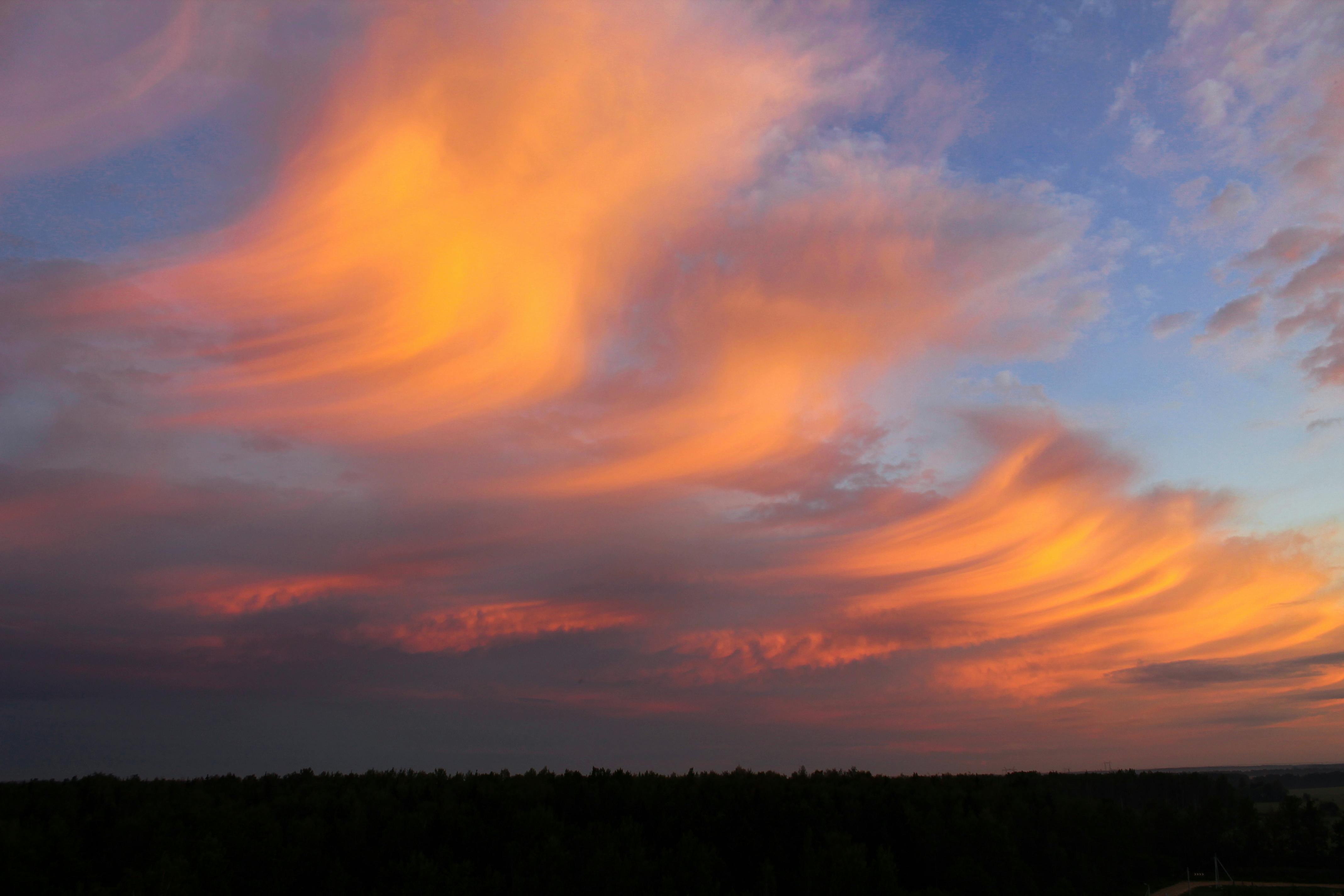 Resultado de imagem para amanhecer nublado