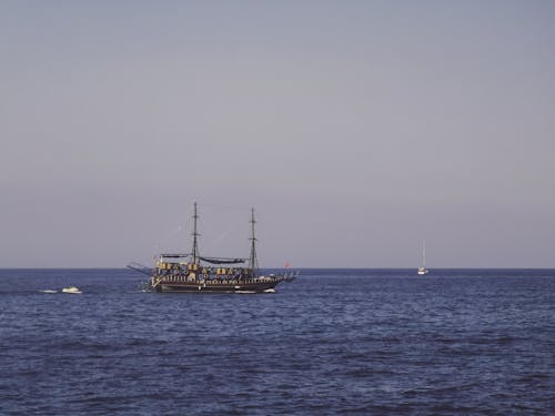 Ücretsiz deniz, gemi, kahverengi gemi içeren Ücretsiz stok fotoğraf Stok Fotoğraflar
