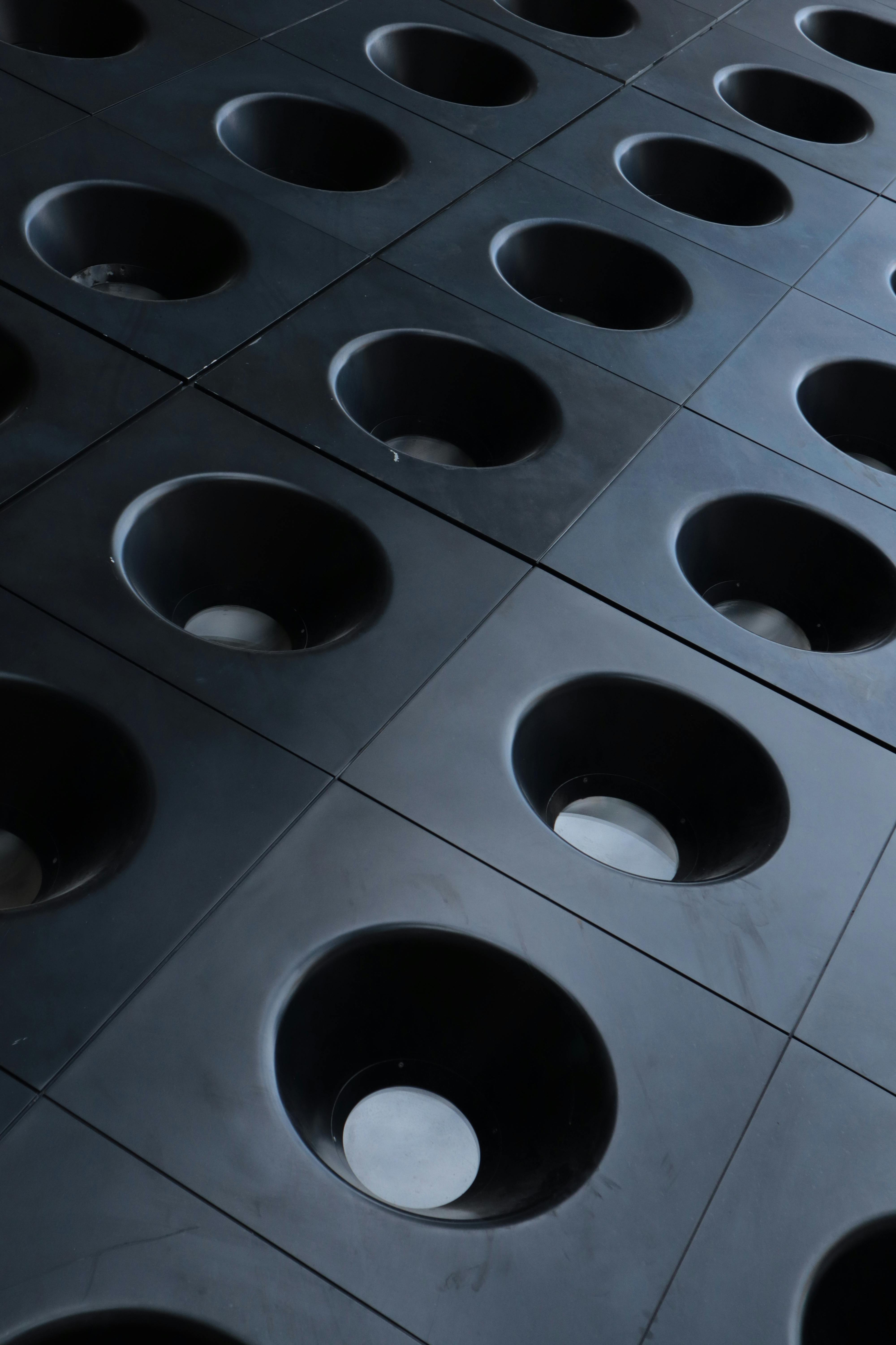 What makes a glaze harden?