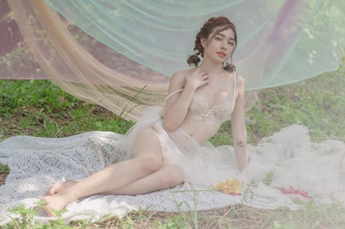 Ücretsiz Asyalı kadın, güzel, iç çamaşırı içeren Ücretsiz stok fotoğraf Stok Fotoğraflar