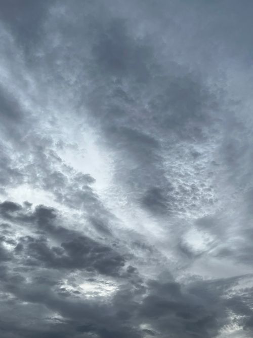 Free A striking gray sky over Las Vegas, showcasing dramatic cloud formations. Stock Photo