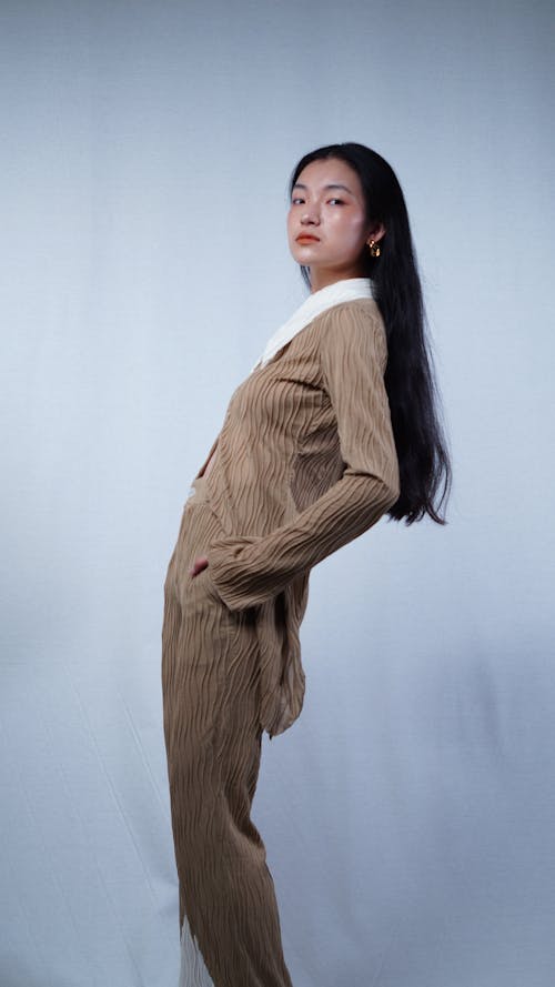 Gratis stockfoto met aantrekkelijk mooi, achterover leunen, Aziatische vrouw