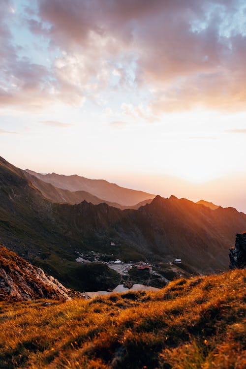 Безкоштовне стокове фото на тему «вертикальні постріл, гірські гори, Захід сонця»