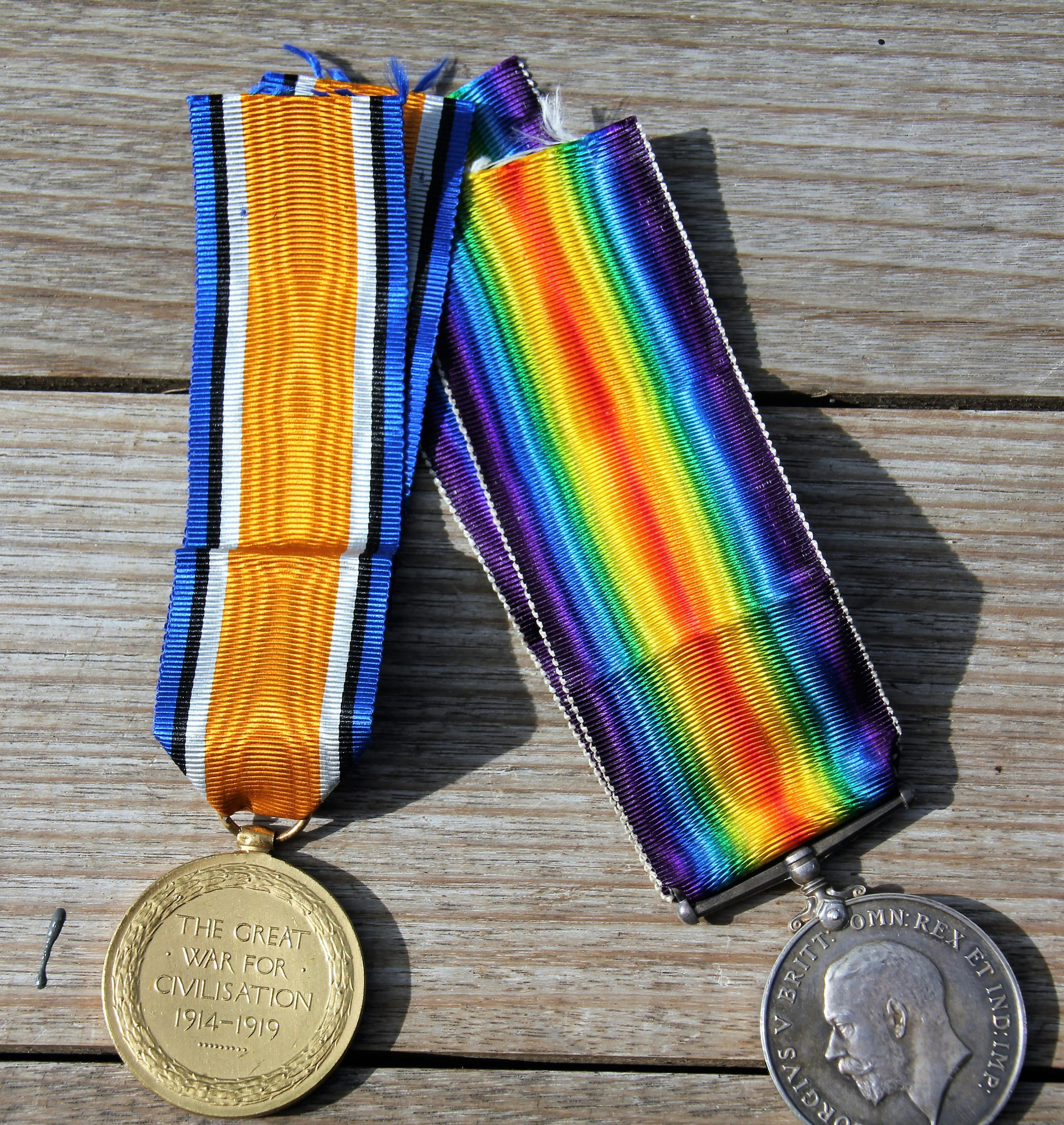 free-stock-photo-of-world-war-1-service-medals