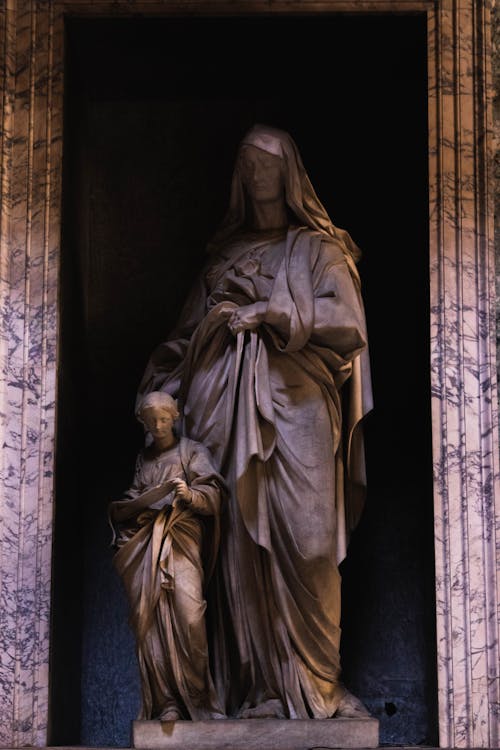 Pantheon statues