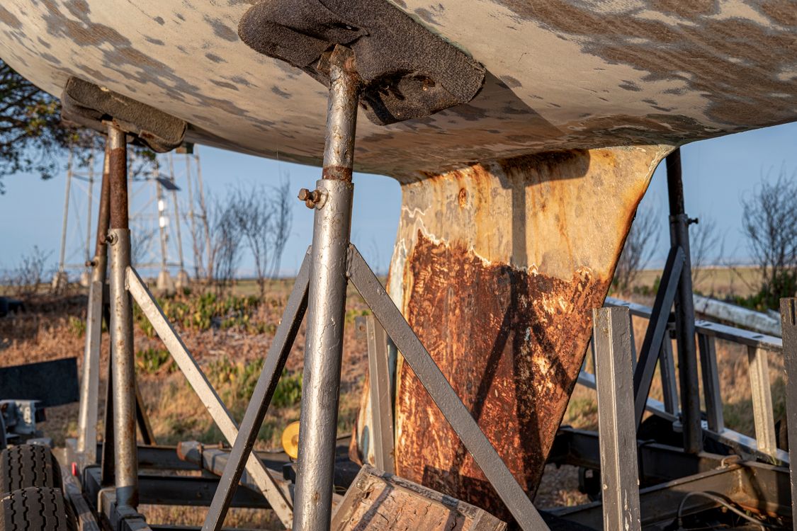 Rusty Metal Structure · Free Stock Photo