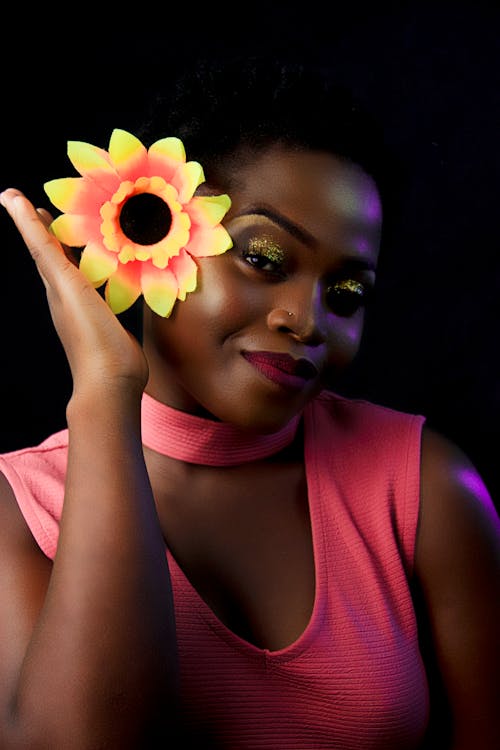 Ilmainen kuvapankkikuva tunnisteilla afroamerikkalainen, auringonkukka, glamour