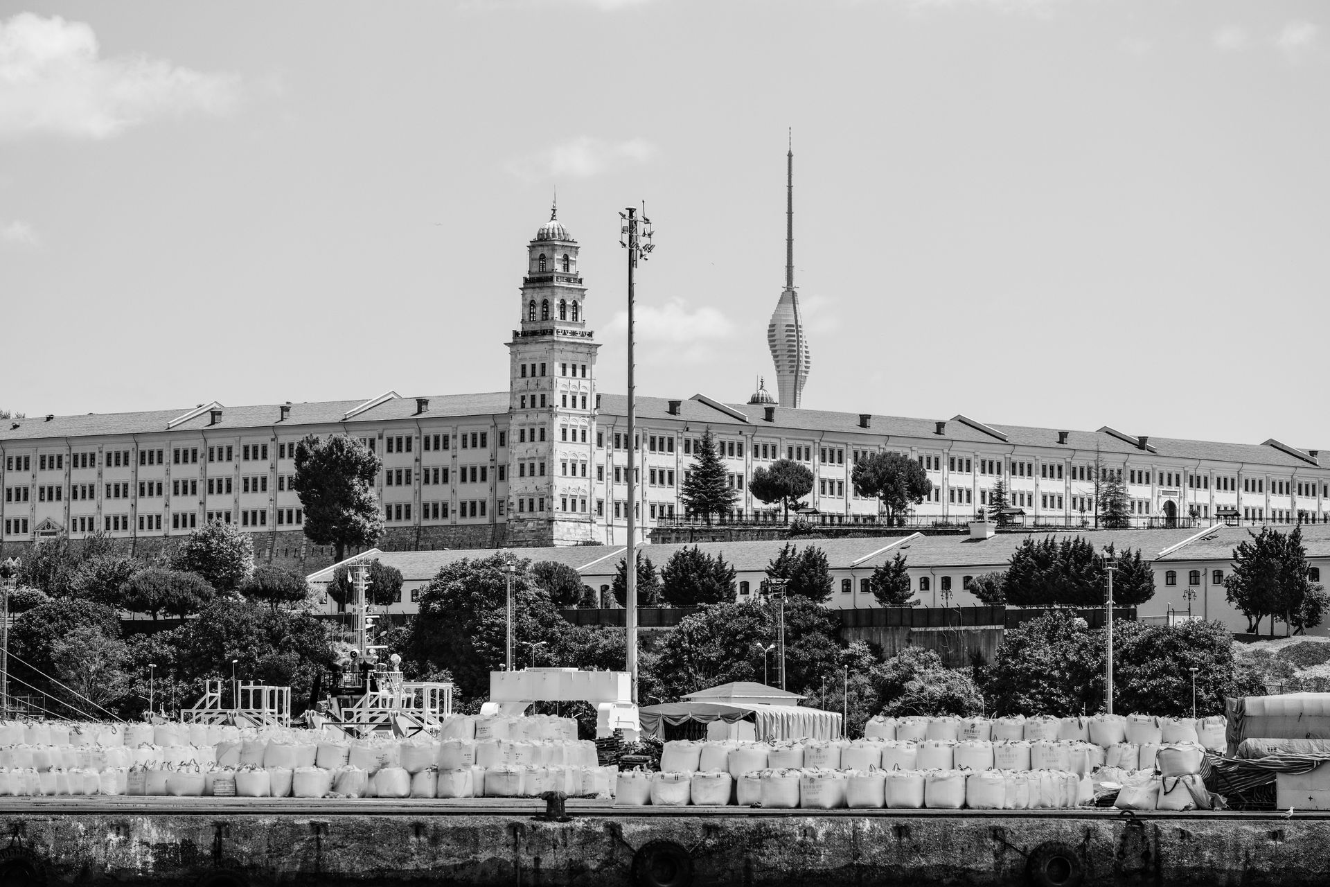 A striking black and white photo of the iconic Selimiye Barracks in İstanbul, Turkey.