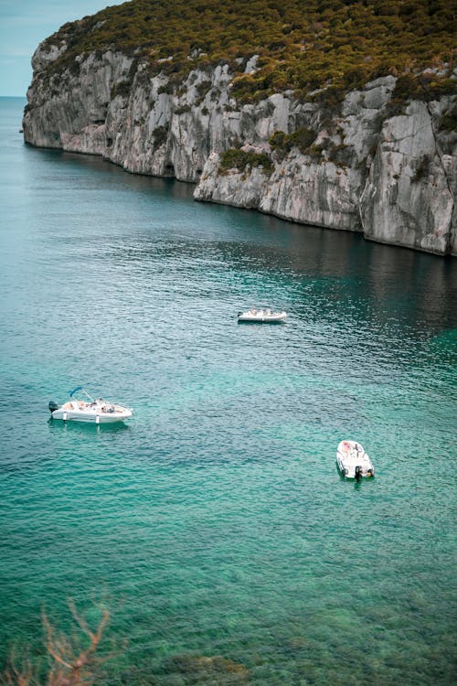 Gratis stockfoto met baai, blauw water, boten