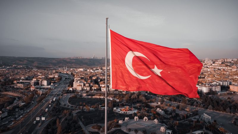 Kürşad Zorlu: Türk dili 86 milyon yurttaşımızın birliğini temsil eden yegane çimentomuzdur