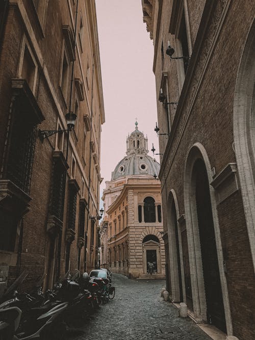 Foto profissional grátis de alameda, capela, edifícios