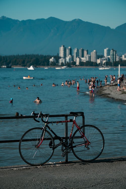 Zdjęcie Czerwonego Roweru Na Plaży?