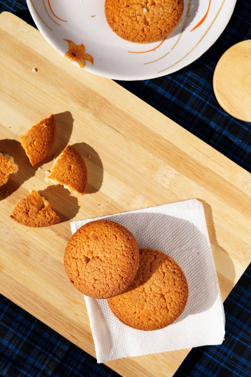 Fotobanka s bezplatnými fotkami na tému cookies, flatlay, fotografia jedla