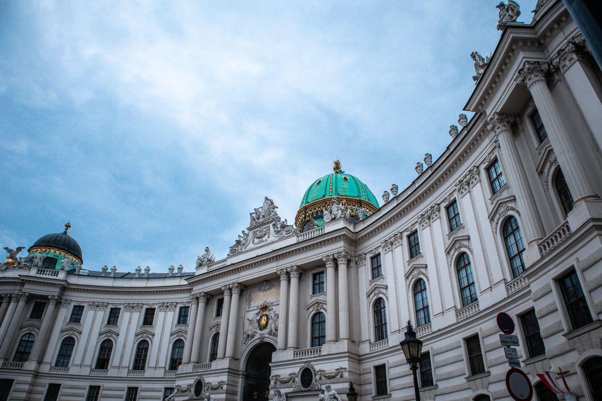 Cupola verde si fatada baroca a Palatului Hofburg