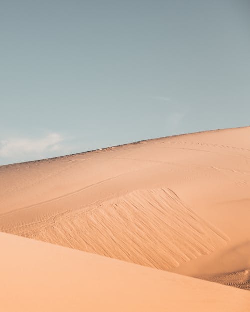 Gratis lagerfoto af klitter, landskab, lodret skud