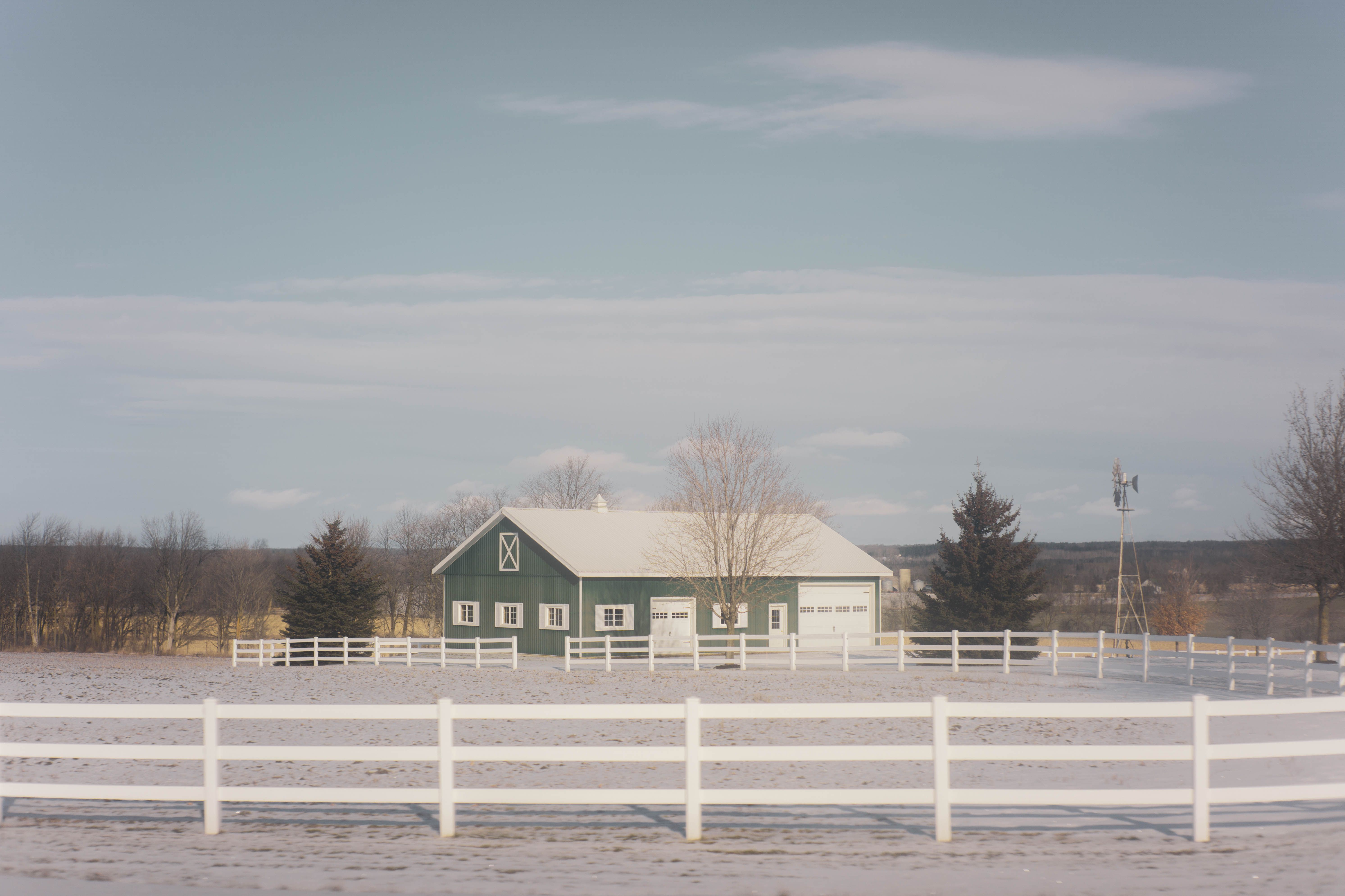 Barn on Farm in Winter · Free Stock Photo