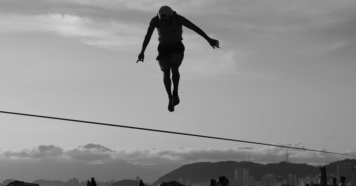 Qu'est-ce que le BASE jump et comment le pratiquer ?