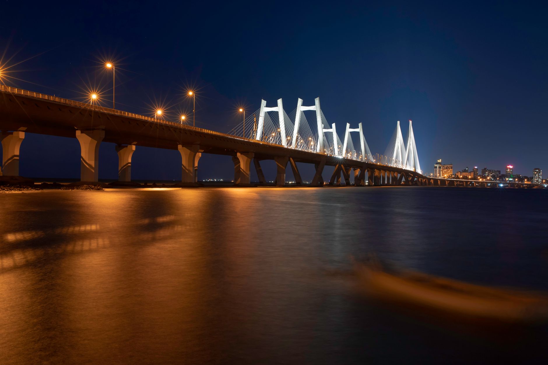 Featured image for the article: BEST defers ₹2.5 crore Worli streetlight pole proposal