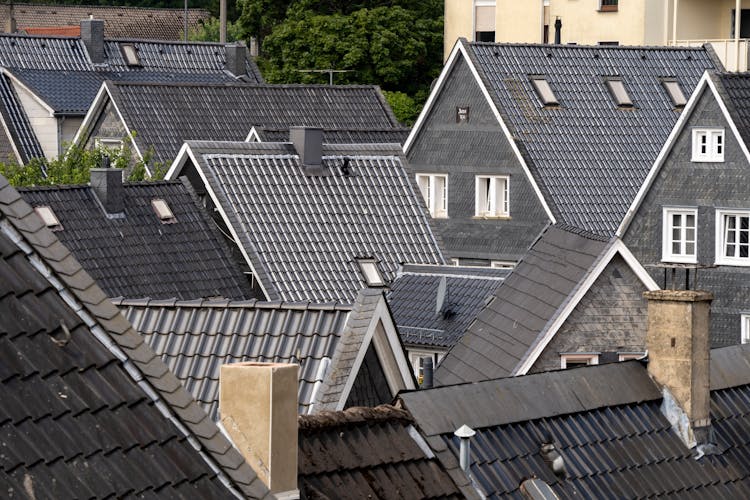 Houses With Gray Roofs 