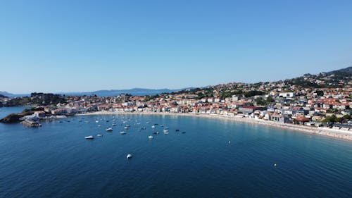 Kostenloses Stock Foto zu blauer himmel, boote, bucht