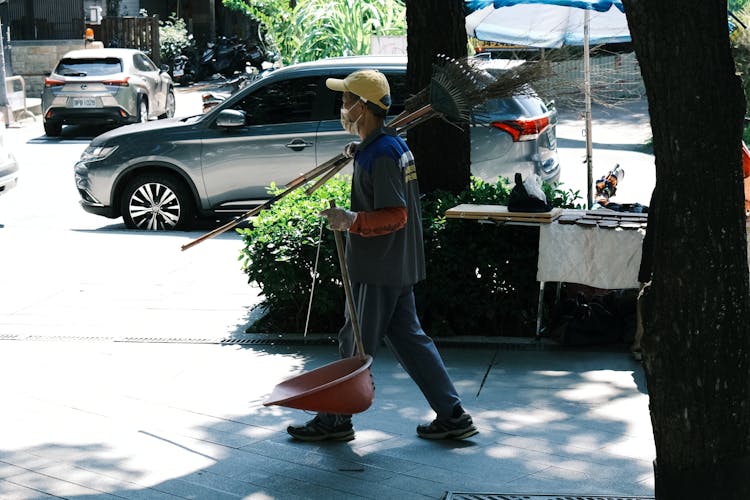 Cleaner Carrying Cleaning Materials