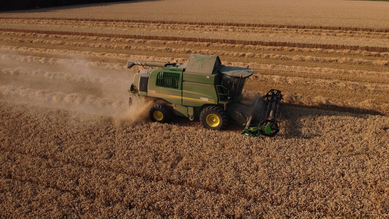 Free stock photo of combine harvester, cornfield, farm field