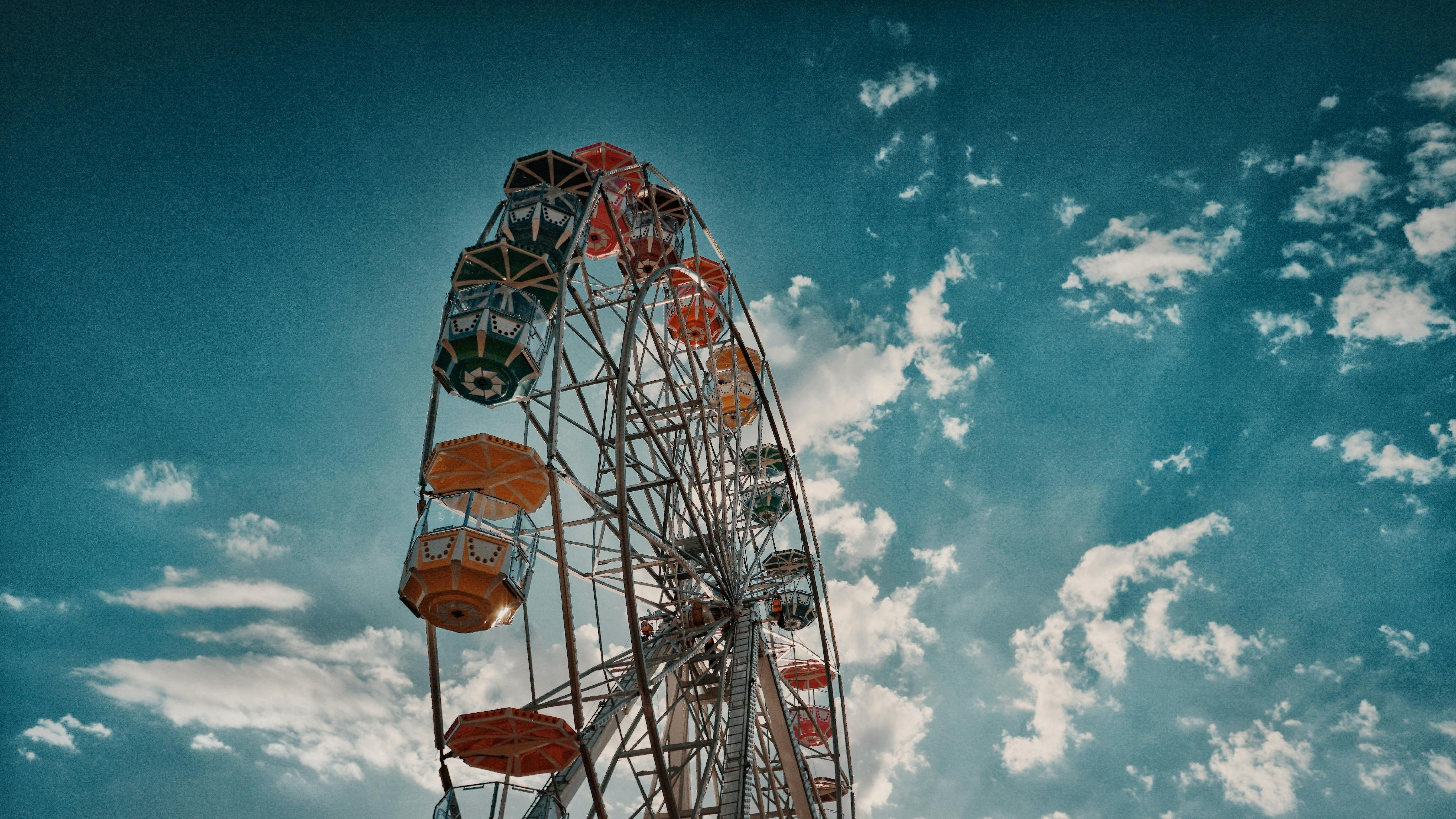 25 Summer Fun fair Wallpapers To Style Phone This Summer - Pastel big wheel  iPhone wallpaper… | Weihnachtsmärkte deutschland, Die schönsten  weihnachtsmärkte, Europa