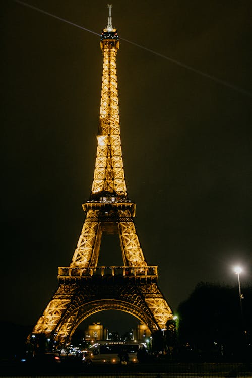 Fotobanka s bezplatnými fotkami na tému Eiffelova veža, Francúzsko, nočný čas
