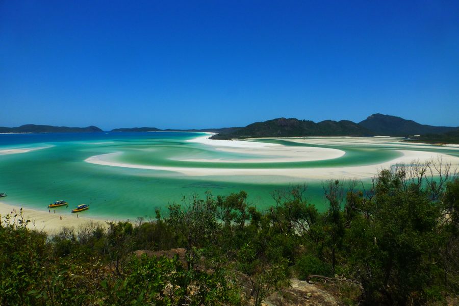 Where to Sail When — season explorer