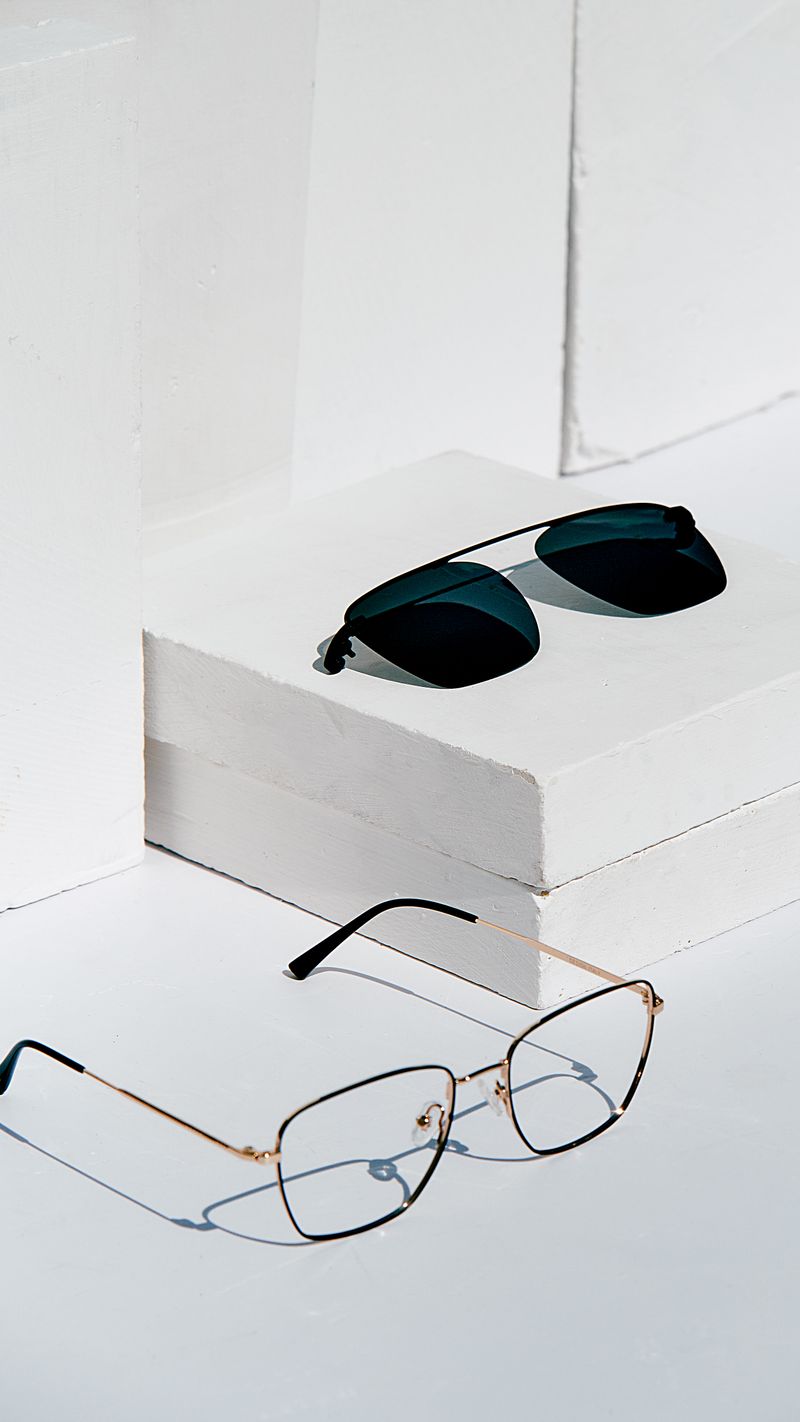 Elegant cat-eye sunglasses with artistic lighting