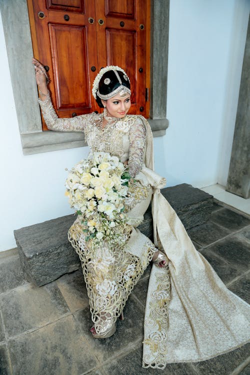 免费 白色新娘礼服的女人 素材图片