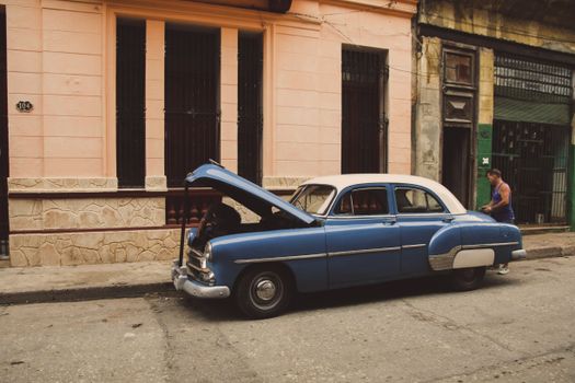 Vintage car Malecón and Old Havana tour — Havana