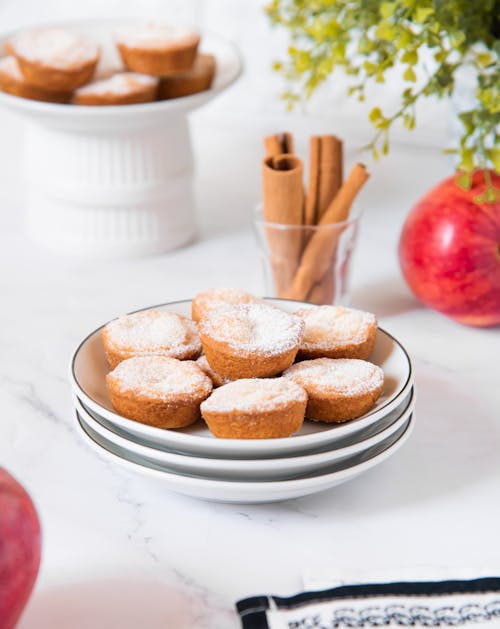 Immagine gratuita di bastoncini di cannella, bicchiere, dessert