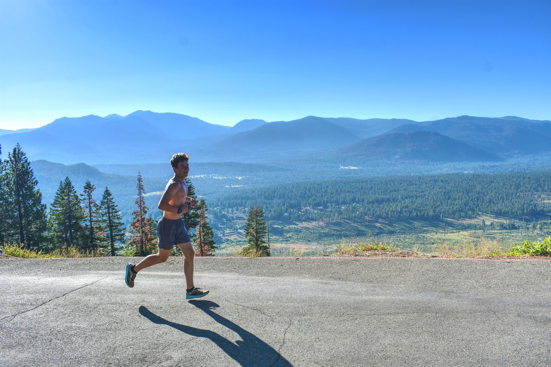 trail runner mountain ultramarathon