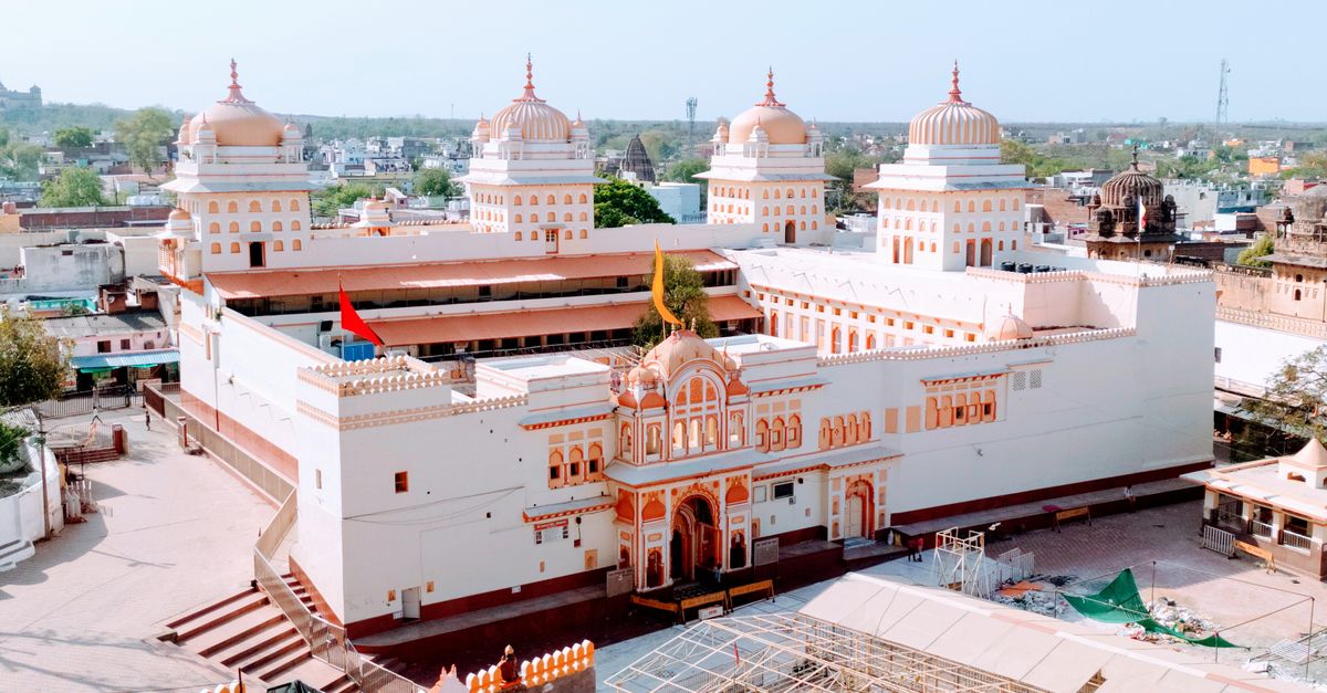 A stunning aerial view of Ram Raja Temple in Orchha, India, showcasing its intricate architecture and cultural significance.